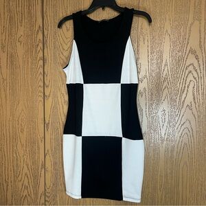 Soprano Black and White Mini Dress Sleeveless Crew Neck
